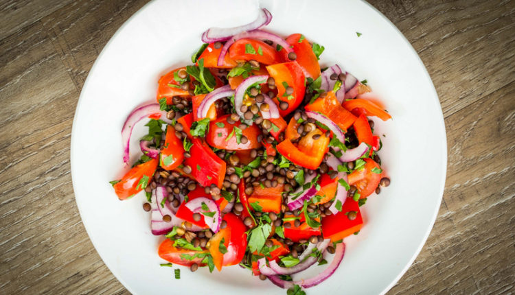 tomatensalade-met-linzen
