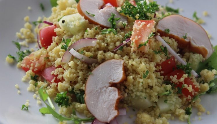 Nieuw Couscous salade met gerookte kip | Recepten koken MO-98
